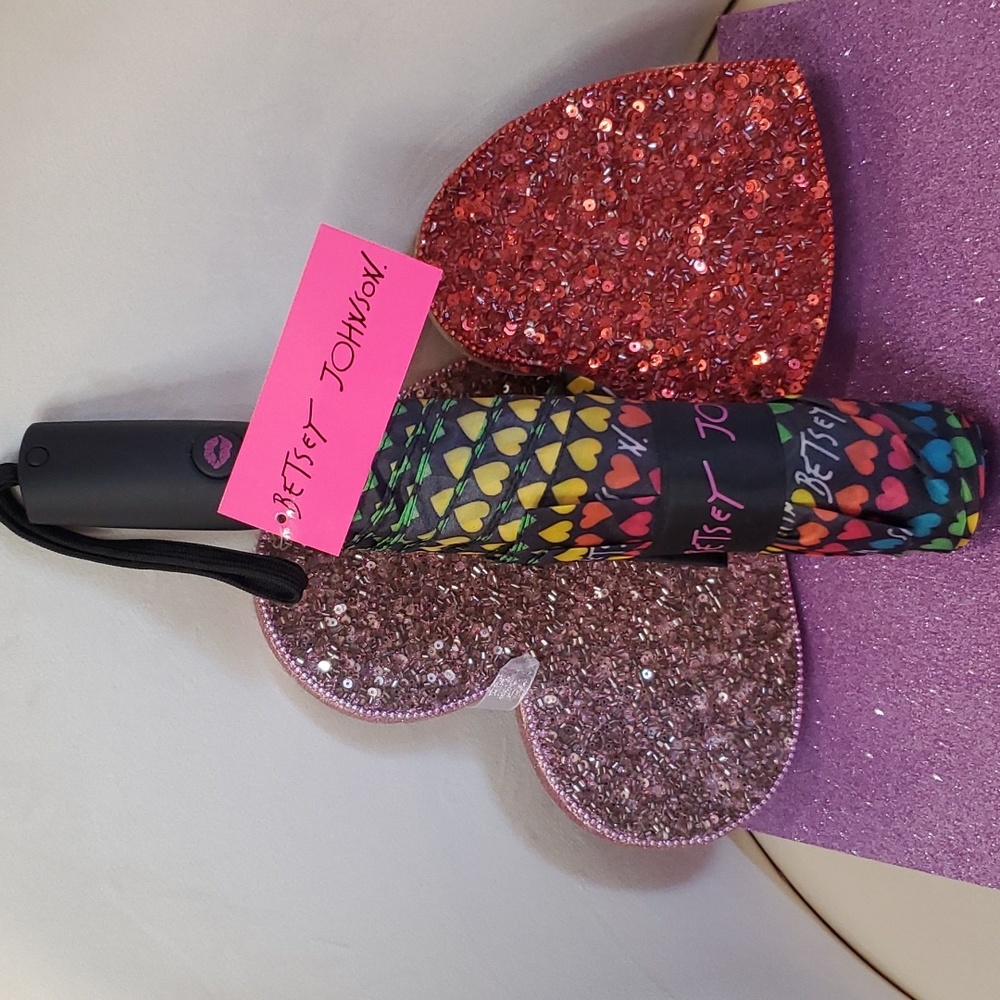Betsey Johnson 💖NWT💖 Heart Rainbow Umbrella!  💖💖💖 - Picture 9 of 9